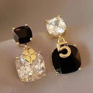 Luxurious Zircon  Asymmetric Color Contrast Earrings